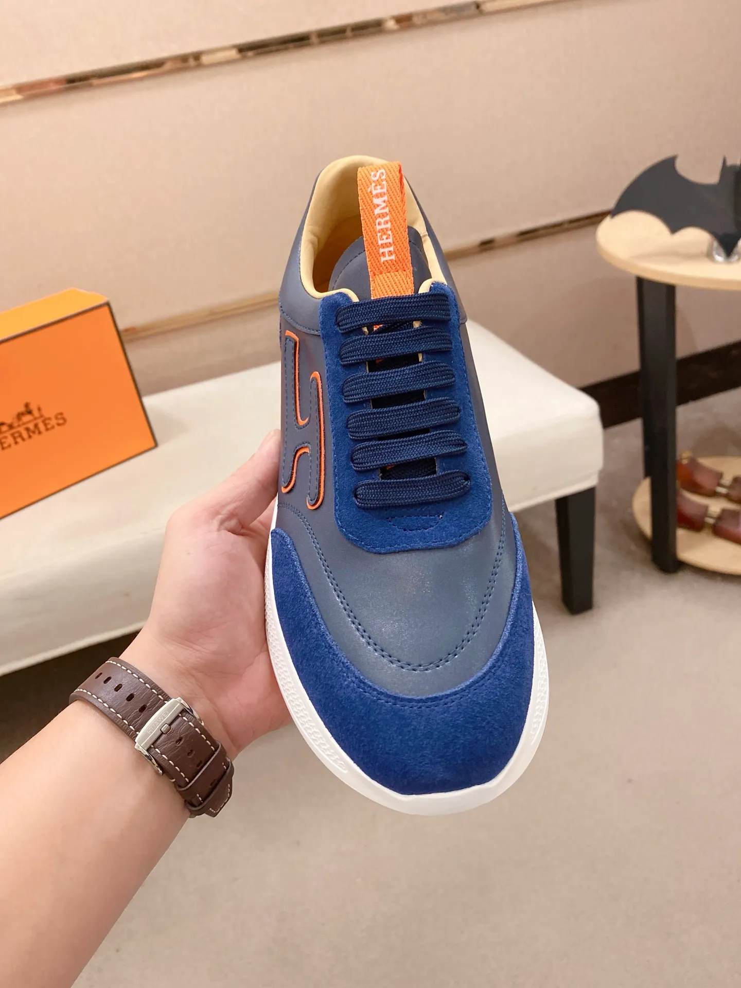 Men's clothing and shoes💰: 480💰《HERMES》【Classic original order·Version】Hermès; top 🔝purchasing agent🔍🔍men's latest 🇺🇸 counter sales simultaneously, imported from Italy original ▲▲cowhide ▲▲ (high-end, nobility, class) ) Exquisite workmanship (Italian 🇮🇹 imported water-dyed 🐂 cowhide lining) sole: original sole provided by the original factory, ⚠️exclusive double-layer activity·TPR·rubber·combined molded outsole; super comfortable·wear-resistant·non-slip·environmental protection The real thing is more beautiful if you take the real thing (high quality, follow the order). You can enter and exit the counter at will * Number of yards: 38-44 (45 can be customized and cannot be returned or exchanged)